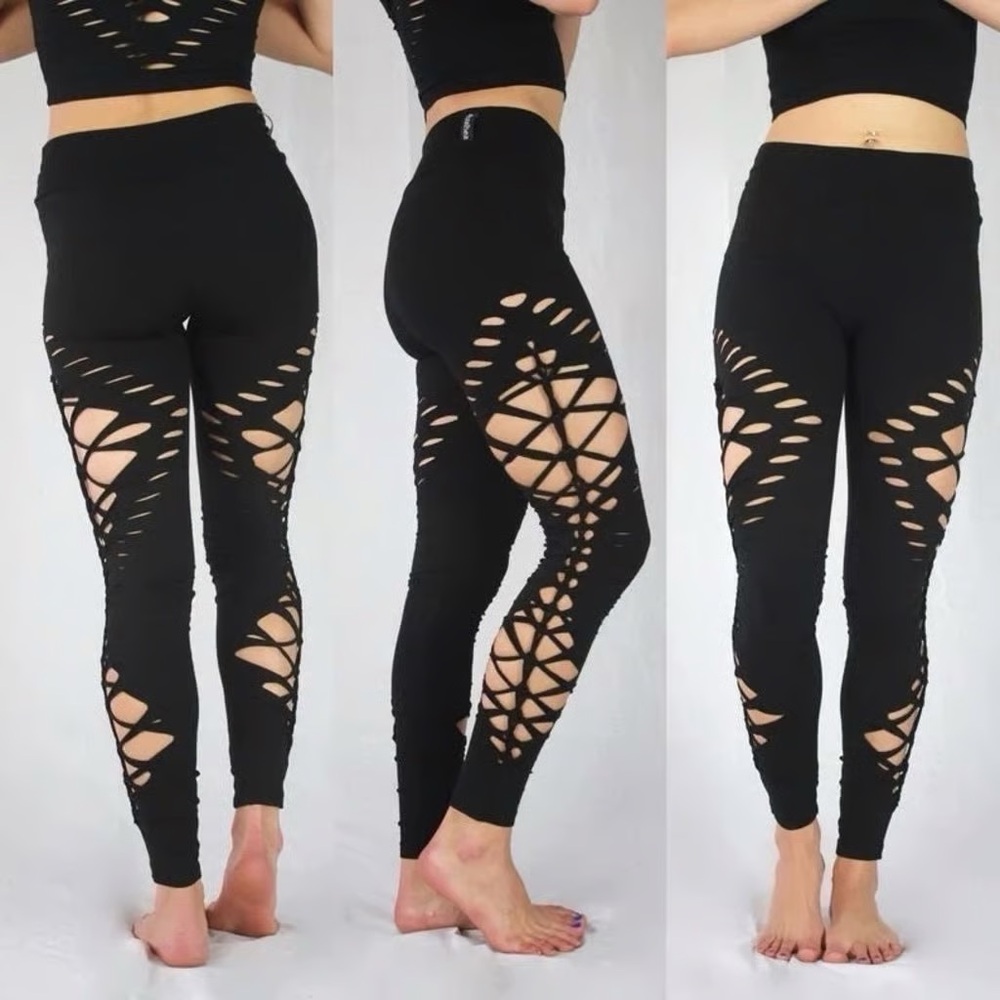 Warrior Within Snip Tease Leggings